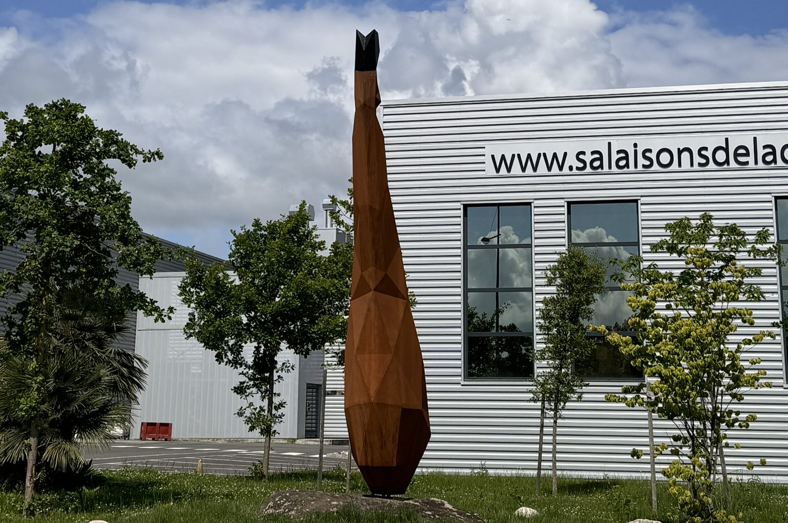 JAMBON de la salaison de l'Adour sculpture Benjamin Duclos artiste sculpteur métal Benjamin Duclos Presse